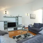Apartament Seafront *