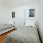 Seafront Apartament Pašman