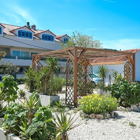 Seafront Apartment *