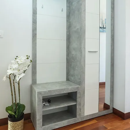 Apartment Seafront *