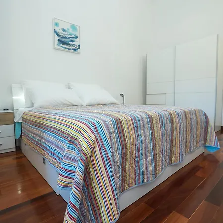 Apartment Seafront Pasman