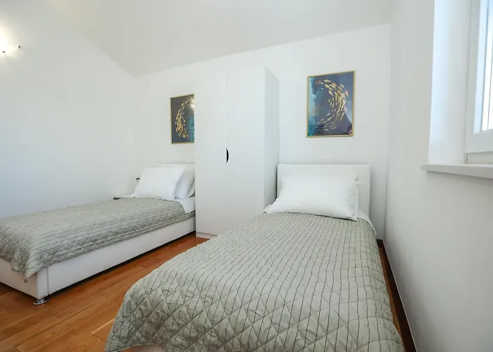 Seafront Lägenhet Pašman