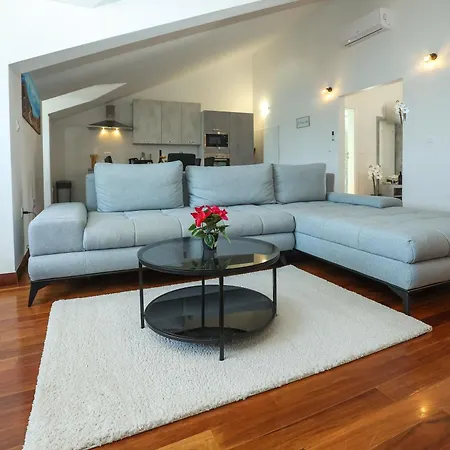 Seafront Apartman